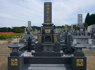 和型の墓石