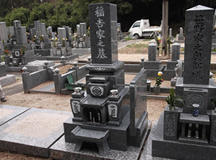 和型の墓石